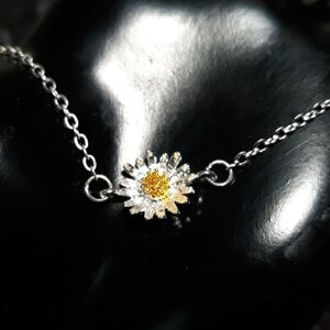Silverstone daisy ankle bracelet